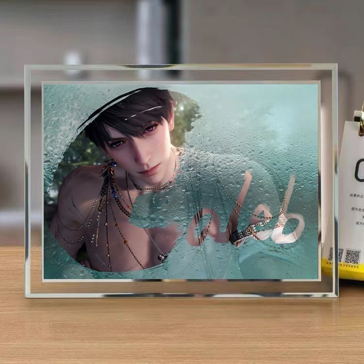 إطار صور زجاجي كريستالي بتصميم - مراجعة Anime Cosplay Photo وسعره